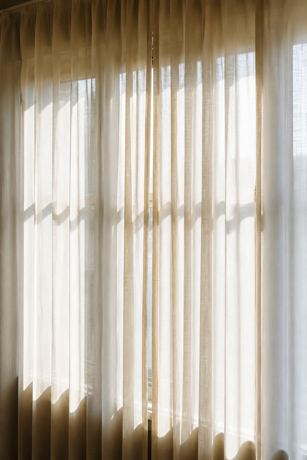 On-site steam extraction cleaning for curtains